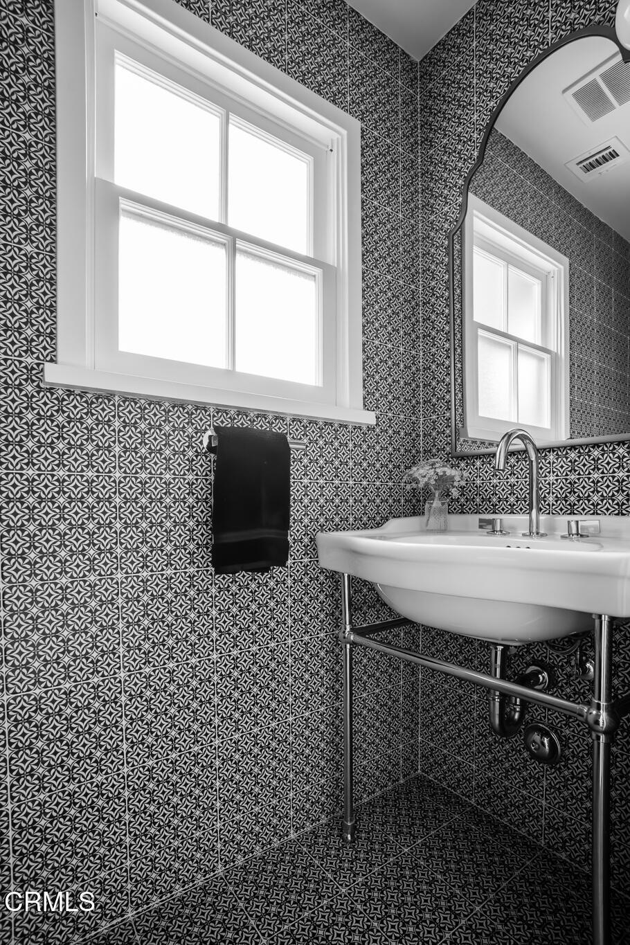 5163 Highland View Avenue