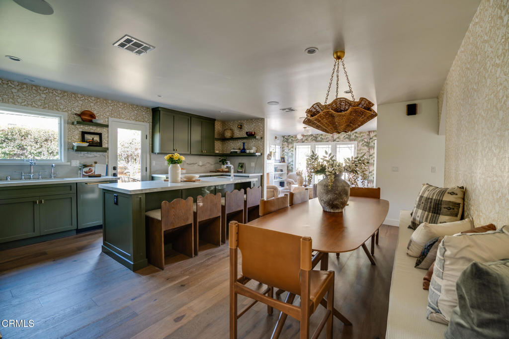 5163 Highland View Avenue