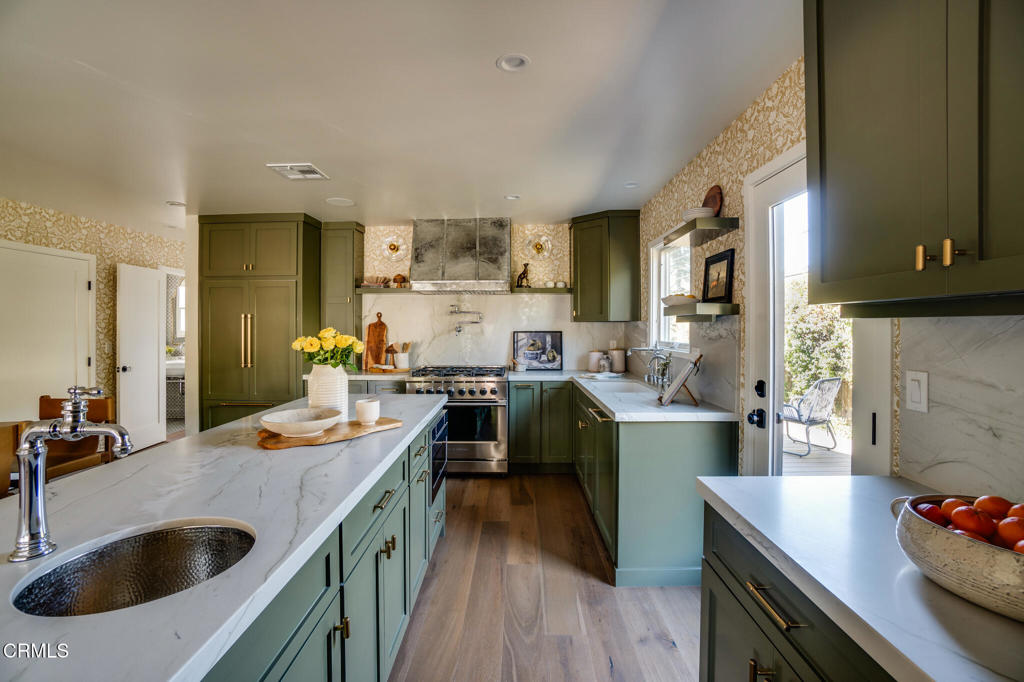 5163 Highland View Avenue