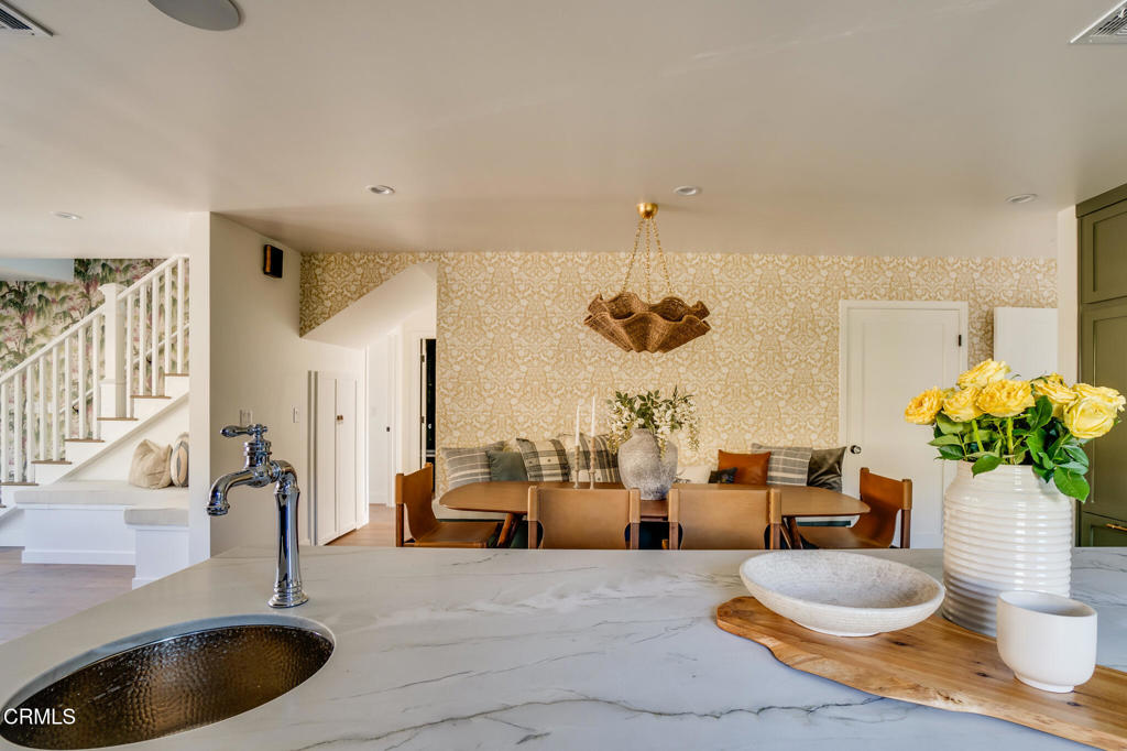 5163 Highland View Avenue