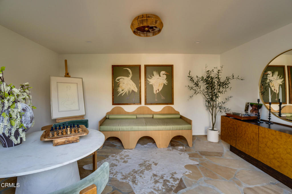 5163 Highland View Avenue