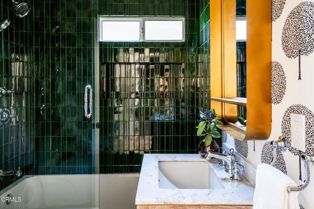 5163 Highland View Avenue