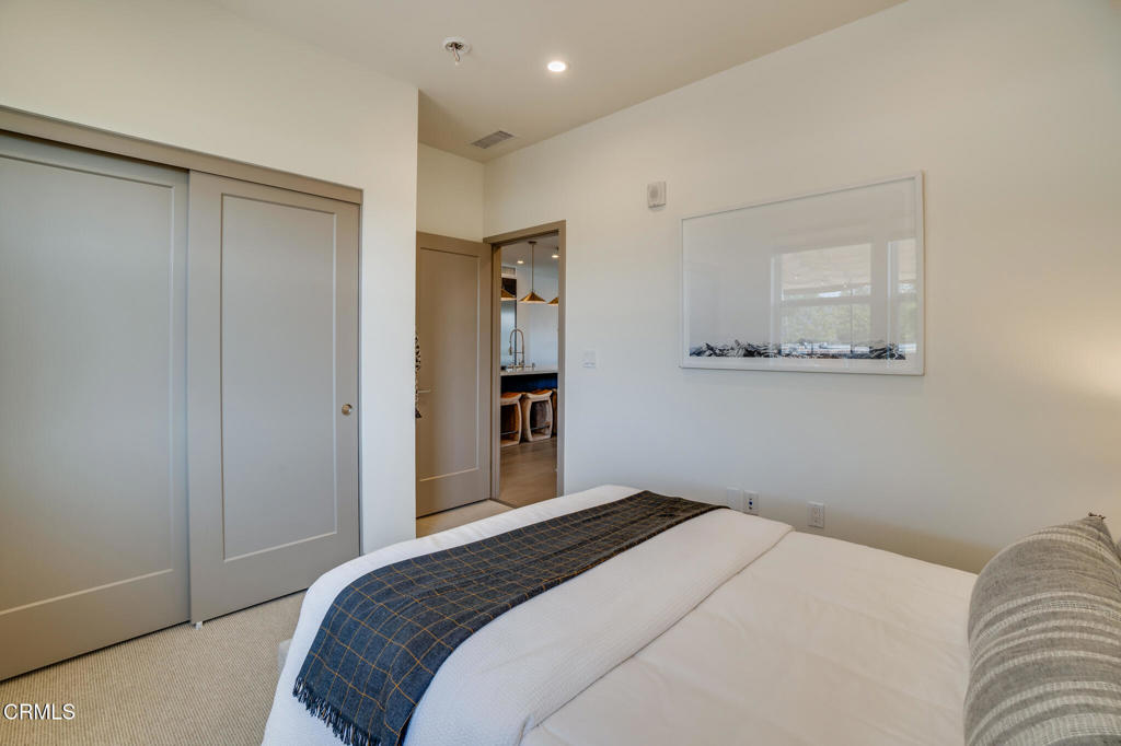 820 Mission Street 208