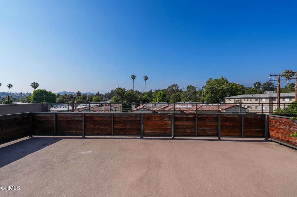 820 Mission Street 208