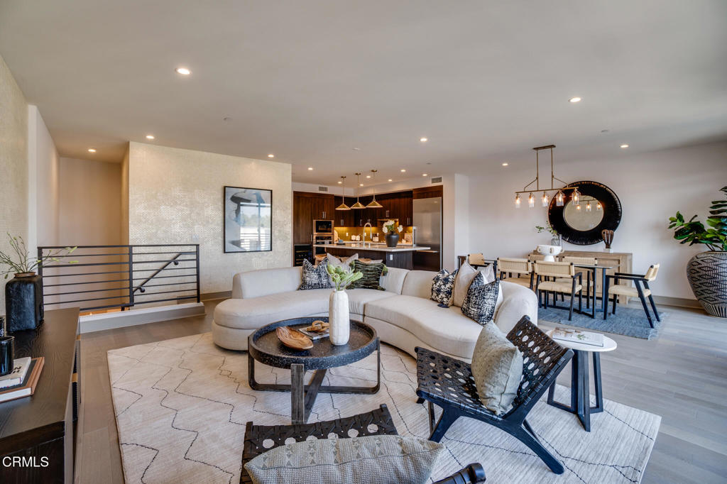 820 Mission Street 208