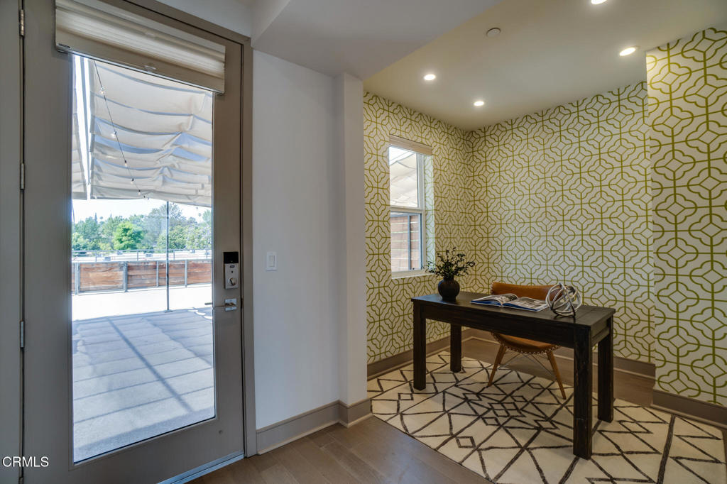 820 Mission Street 208