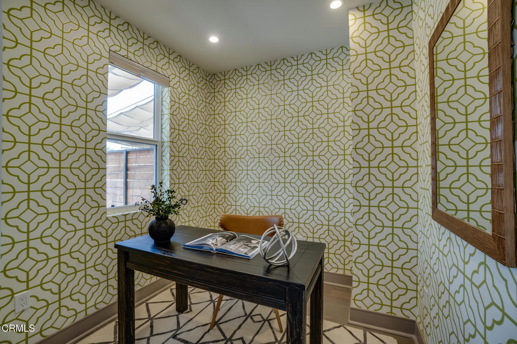 820 Mission Street 208
