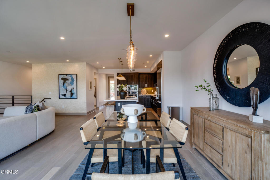 820 Mission Street 208