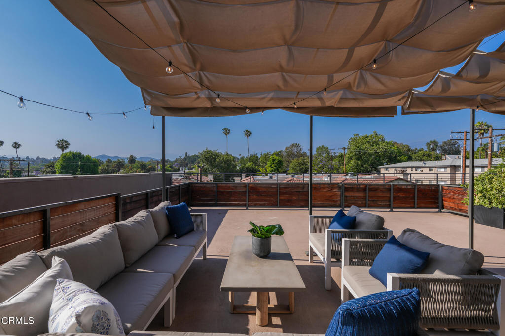 820 Mission Street 208
