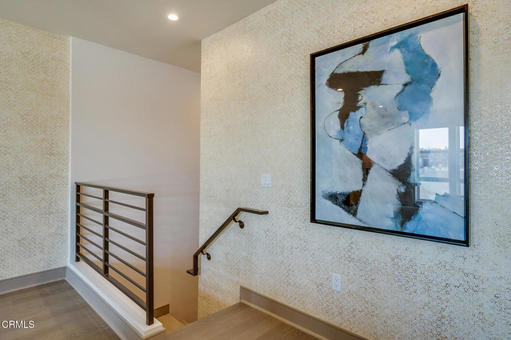 820 Mission Street 208
