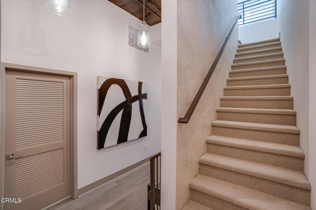 820 Mission Street 208