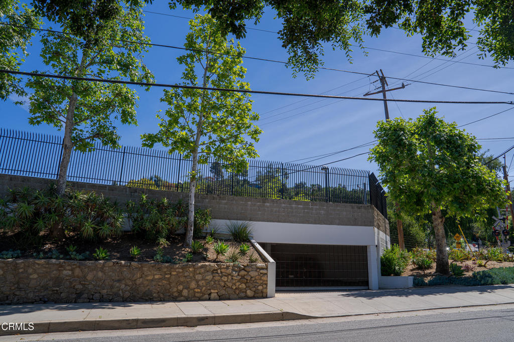 1010 Sycamore Avenue 107