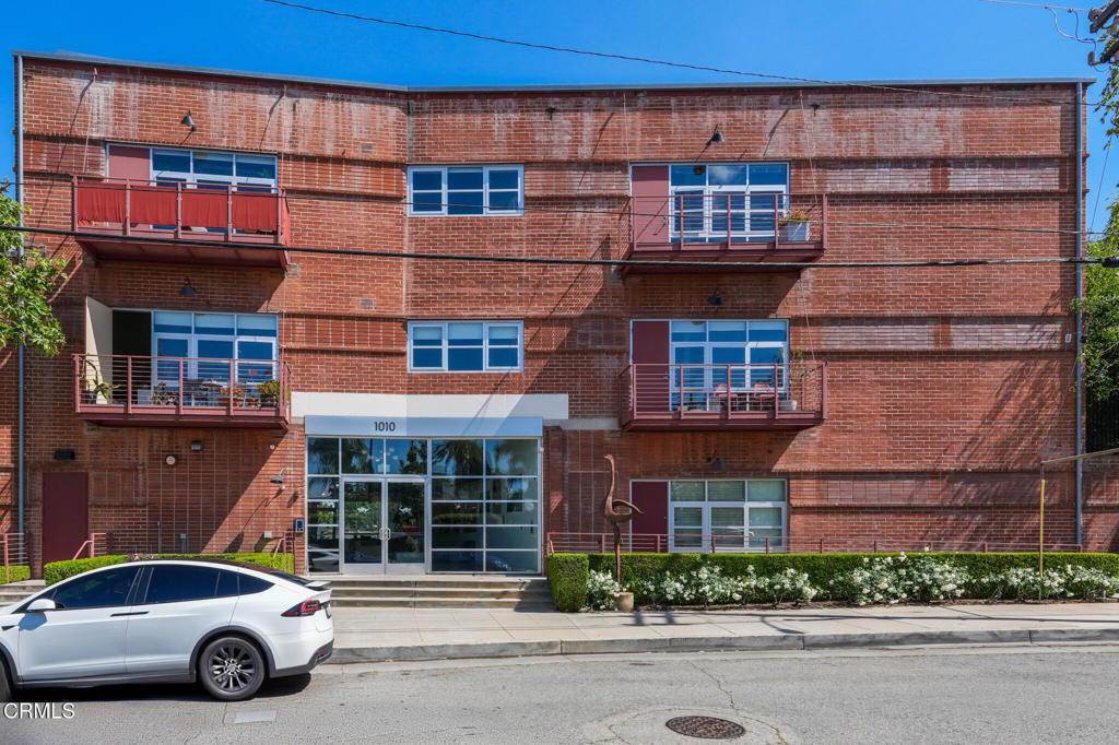 1010 Sycamore Avenue 107