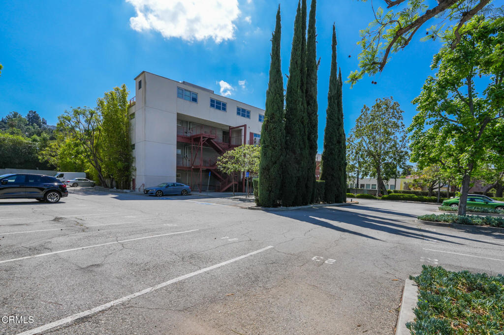 1010 Sycamore Avenue 107