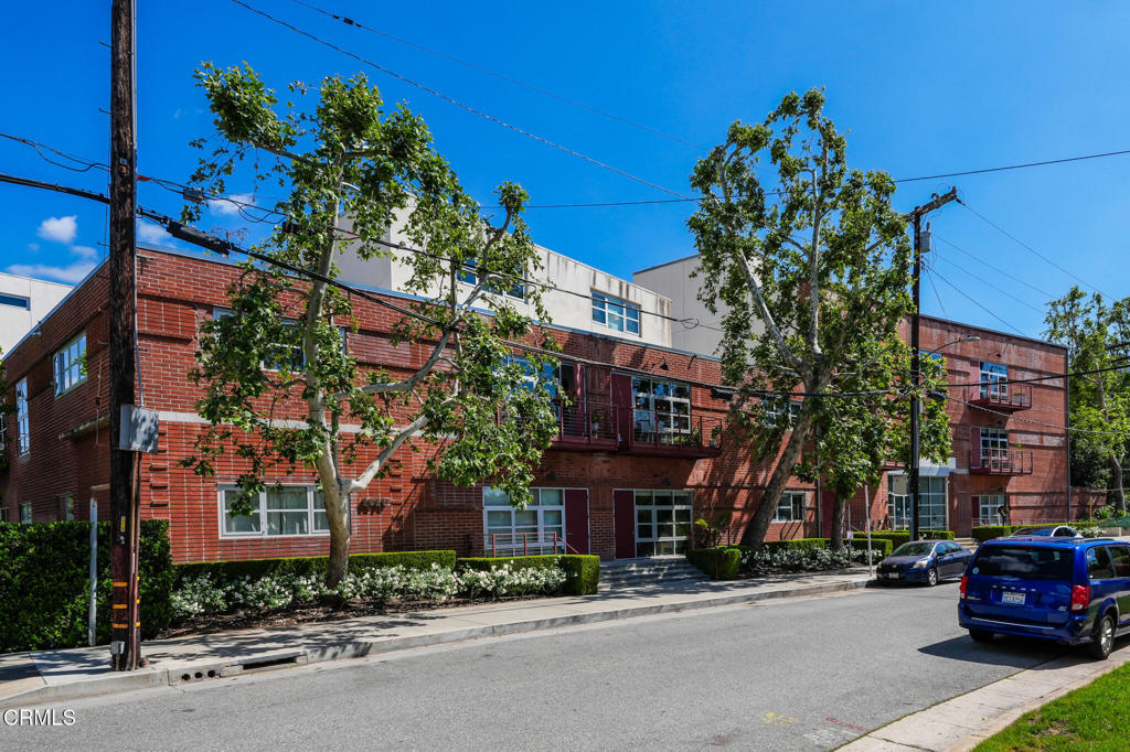 1010 Sycamore Avenue 107