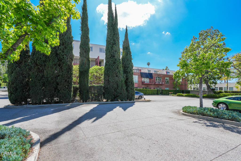 1010 Sycamore Avenue 107