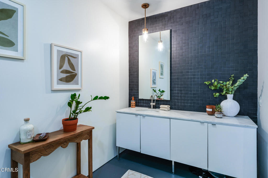 1010 Sycamore Avenue 107