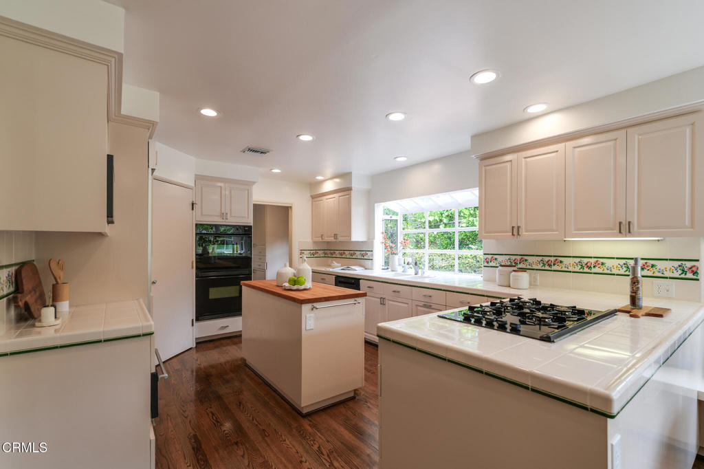 1538 Highland Oaks Drive