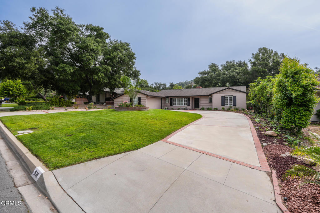 1538 Highland Oaks Drive