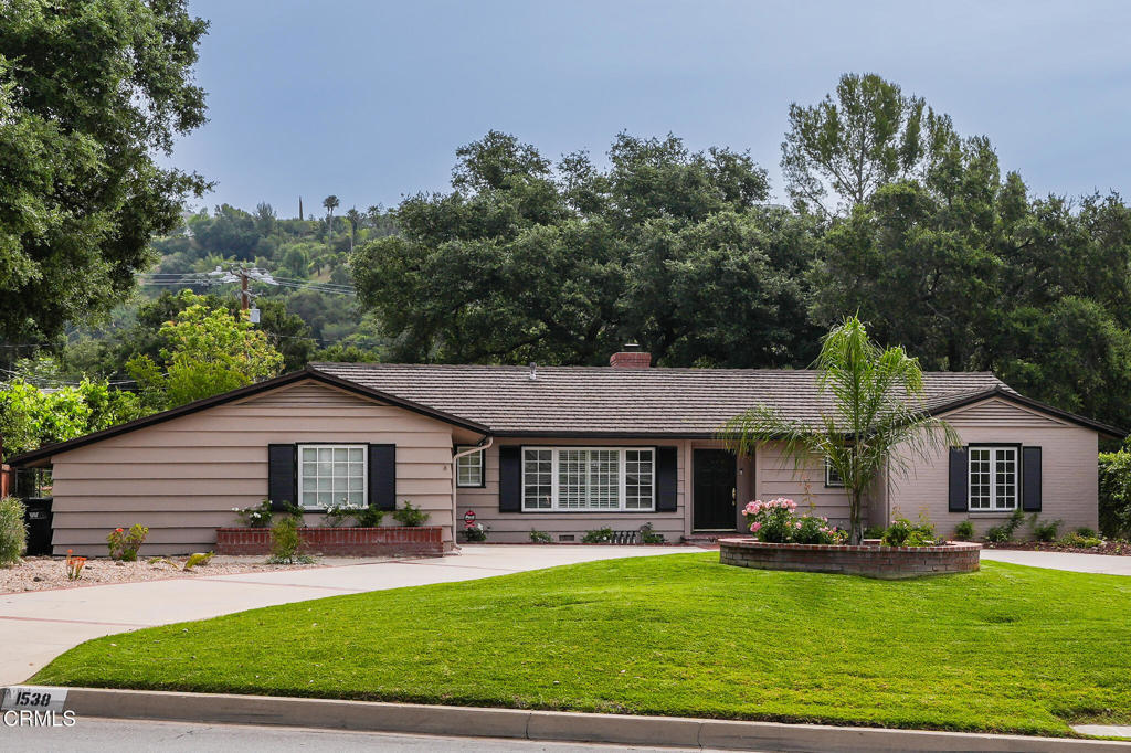 1538 Highland Oaks Drive