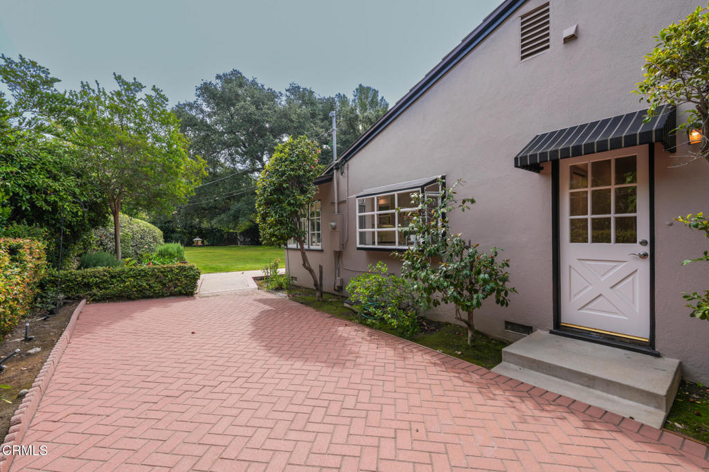 1538 Highland Oaks Drive