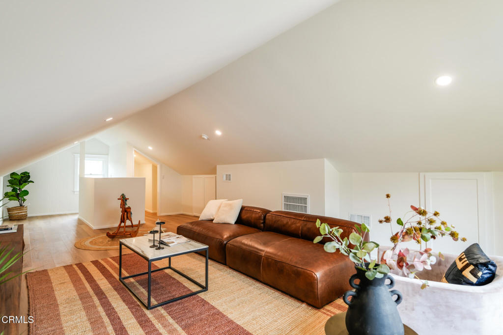 1259 N Michigan Avenue