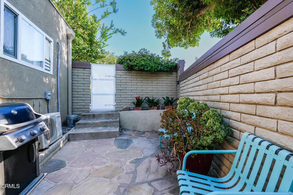 556 Alta Vista Avenue