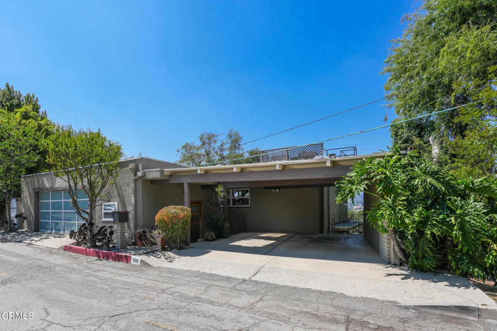 556 Alta Vista Avenue