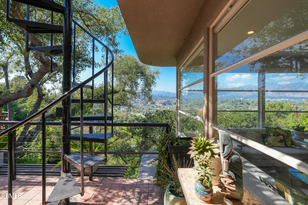 556 Alta Vista Avenue