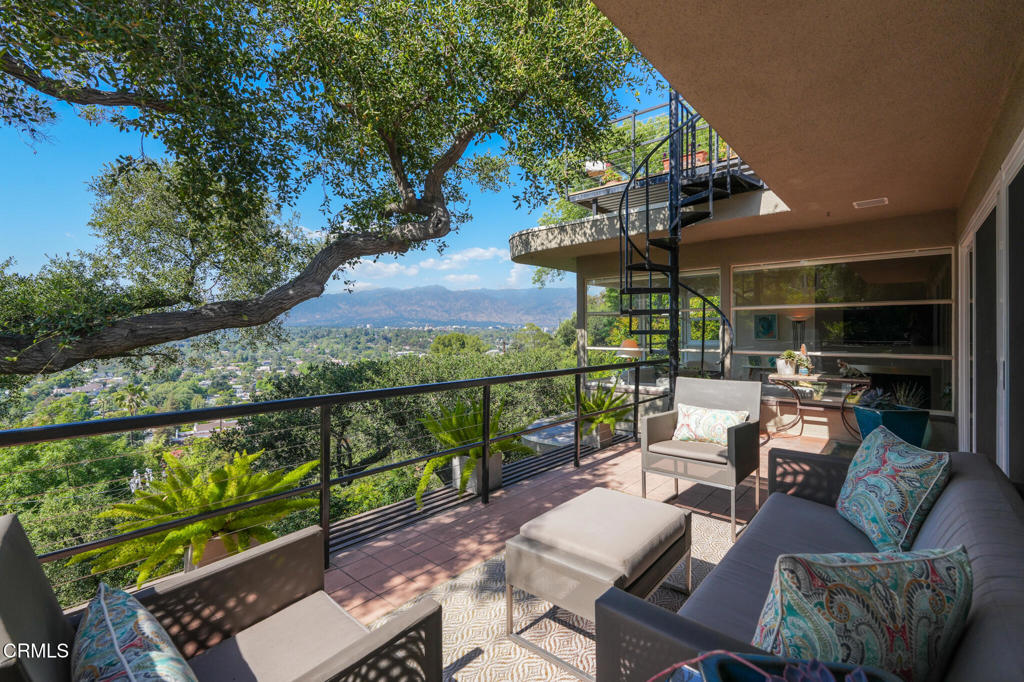 556 Alta Vista Avenue