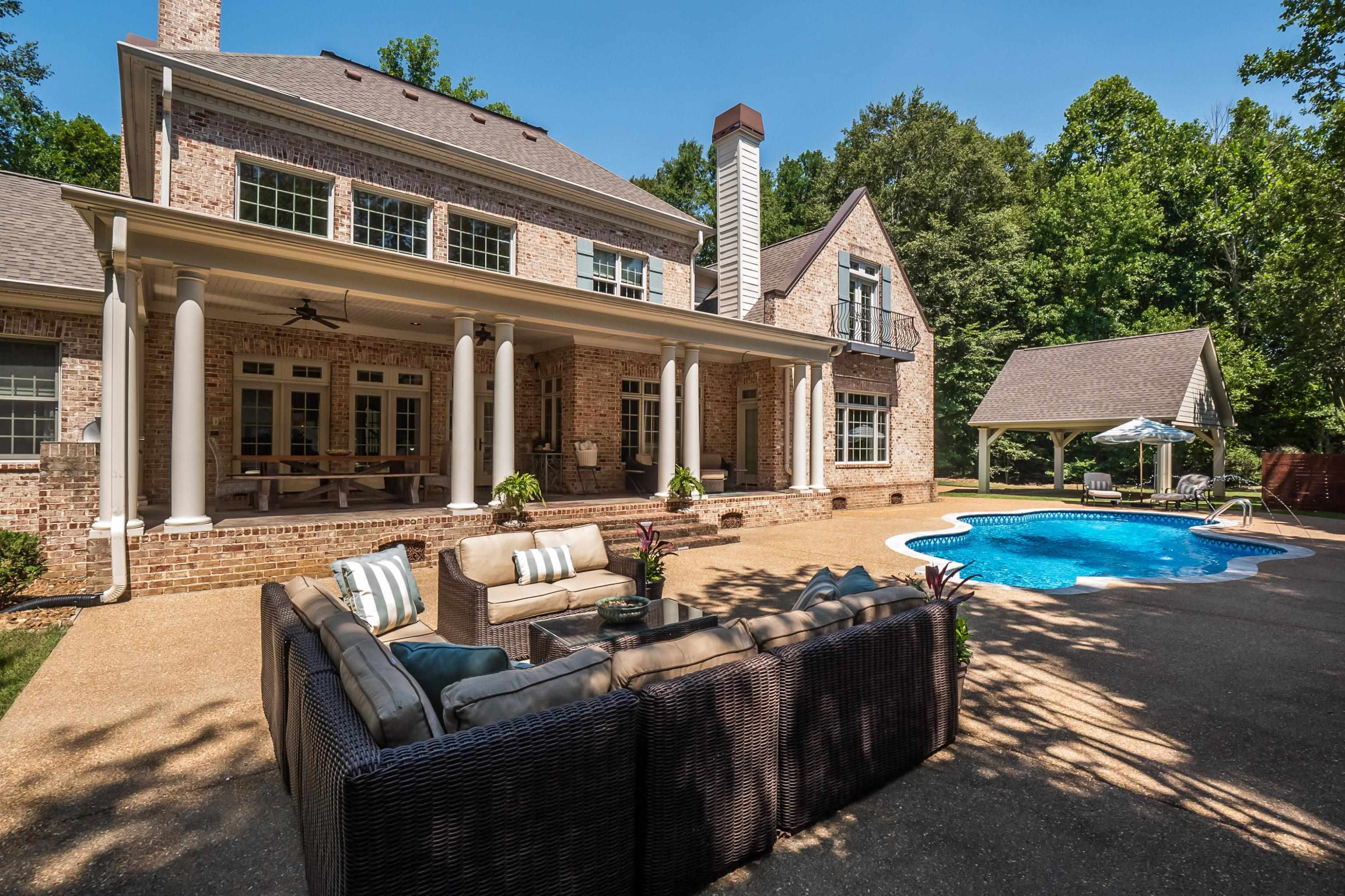 118 Bridlepath Dr