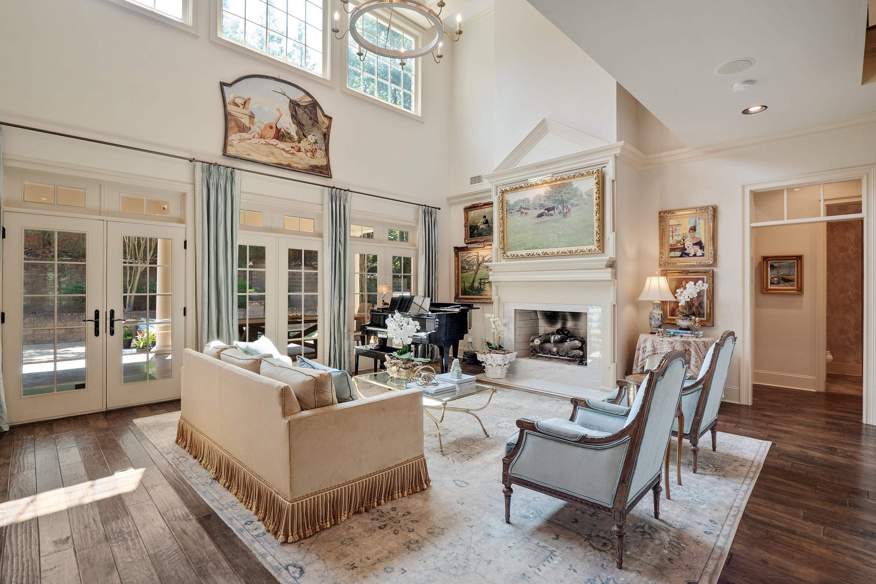 118 Bridlepath Dr