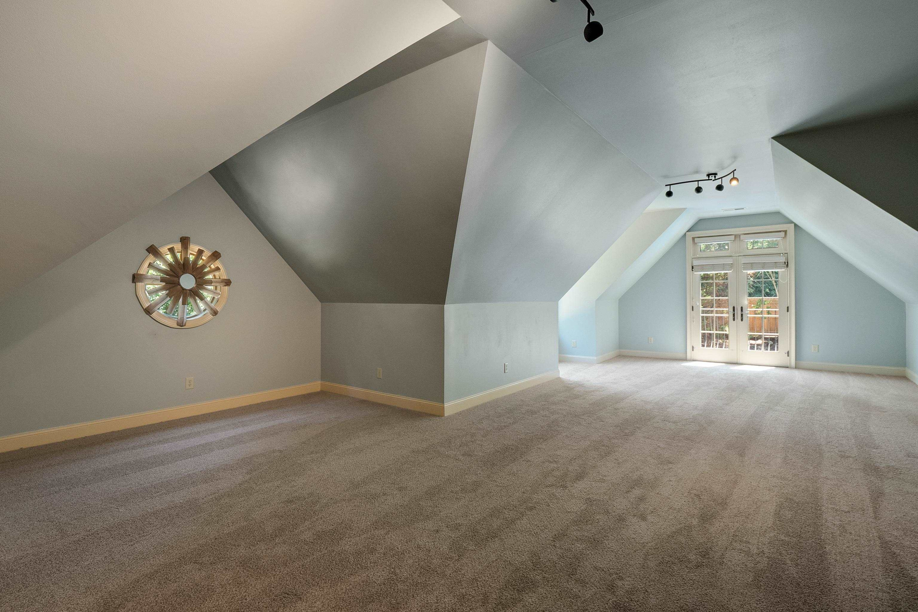 118 Bridlepath Dr