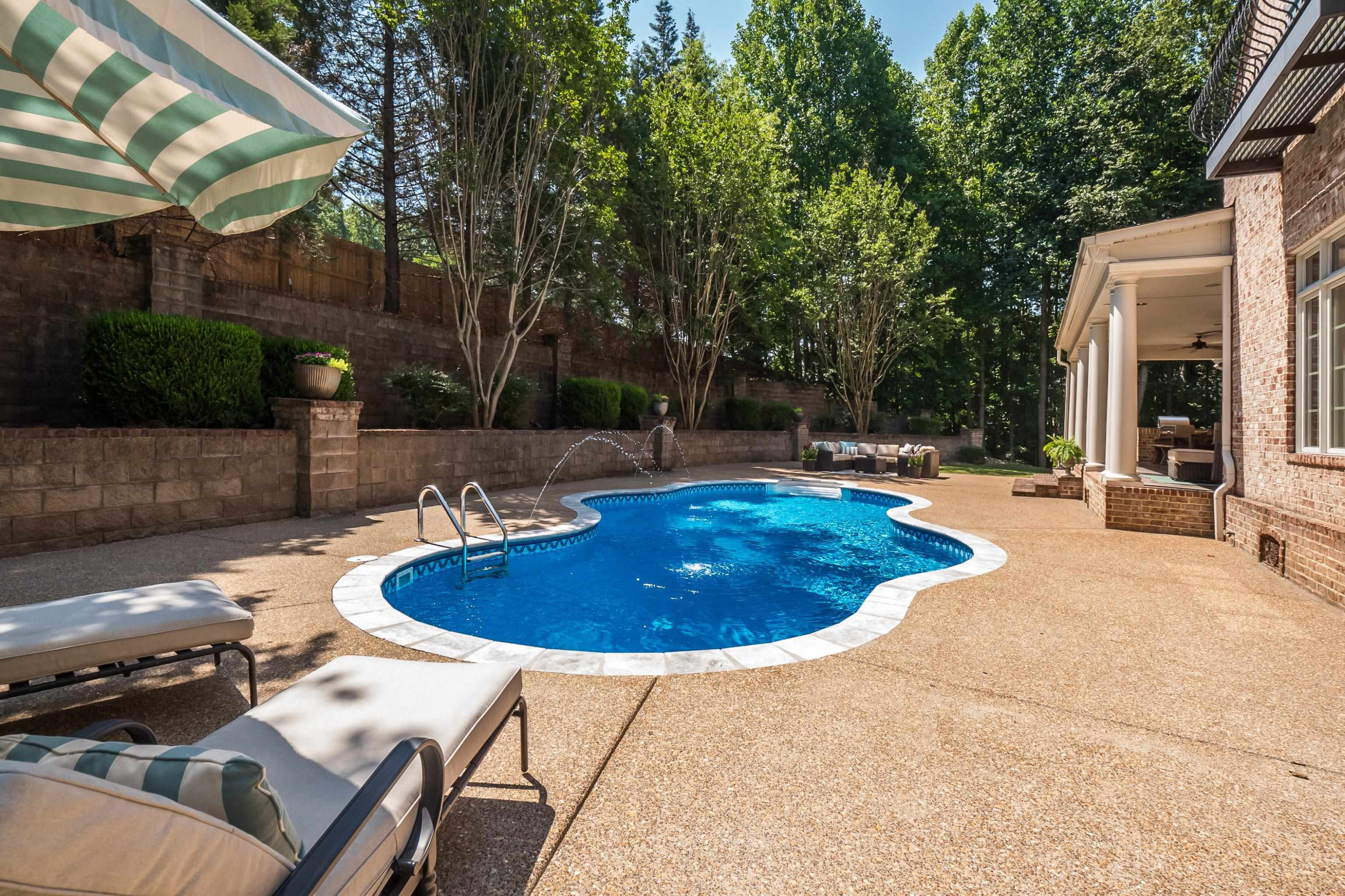 118 Bridlepath Dr