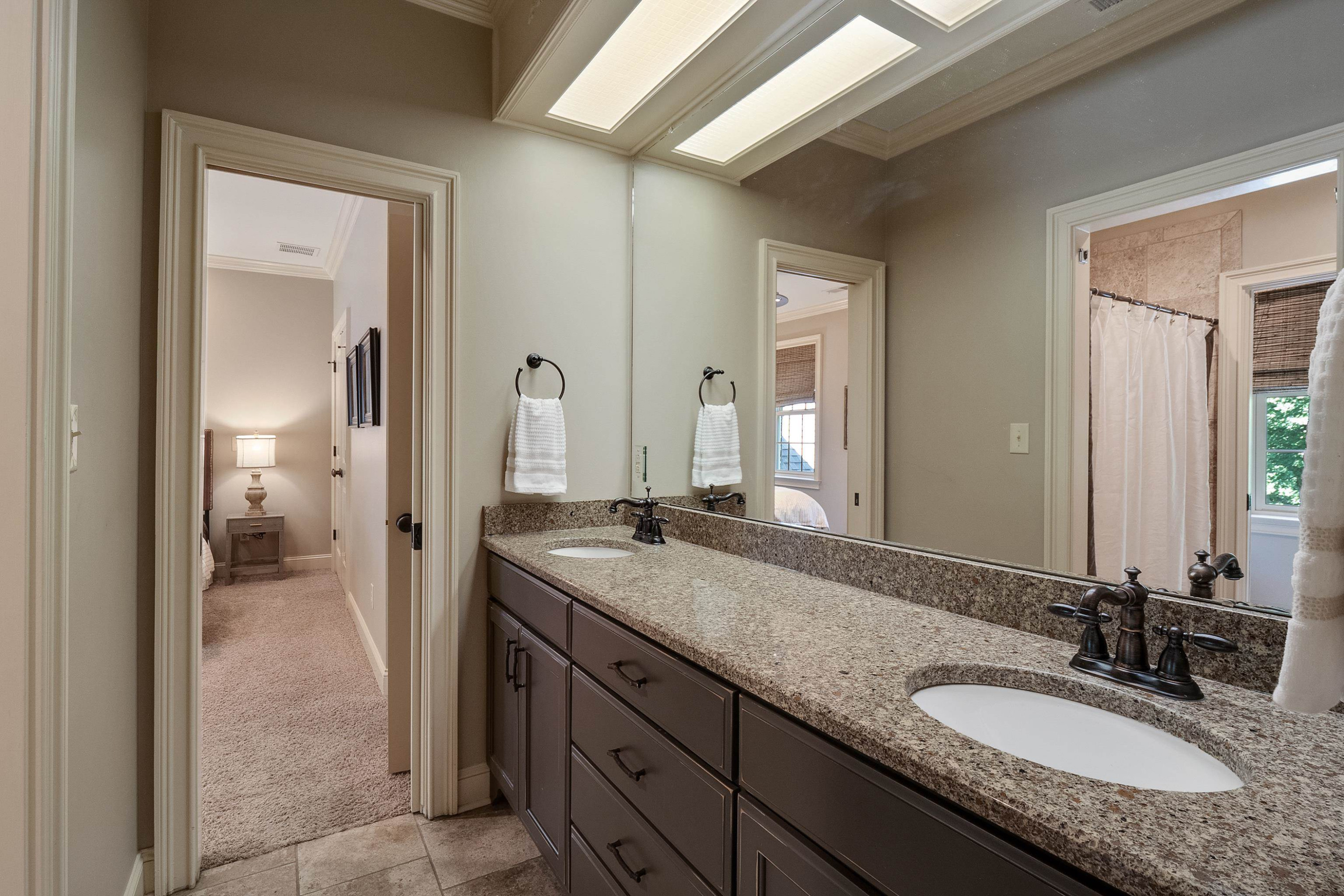 118 Bridlepath Dr