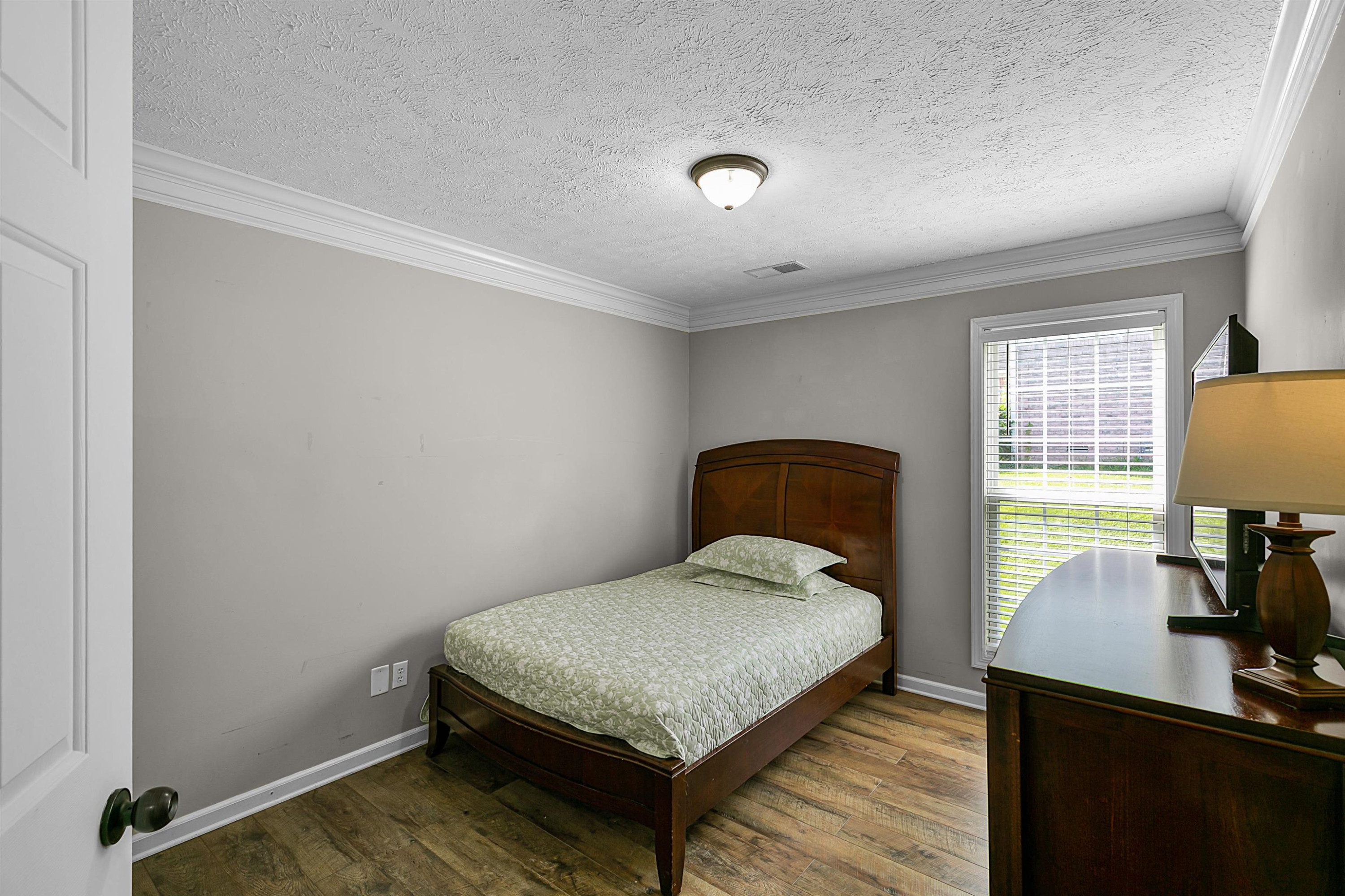 27 Red Deer Cove