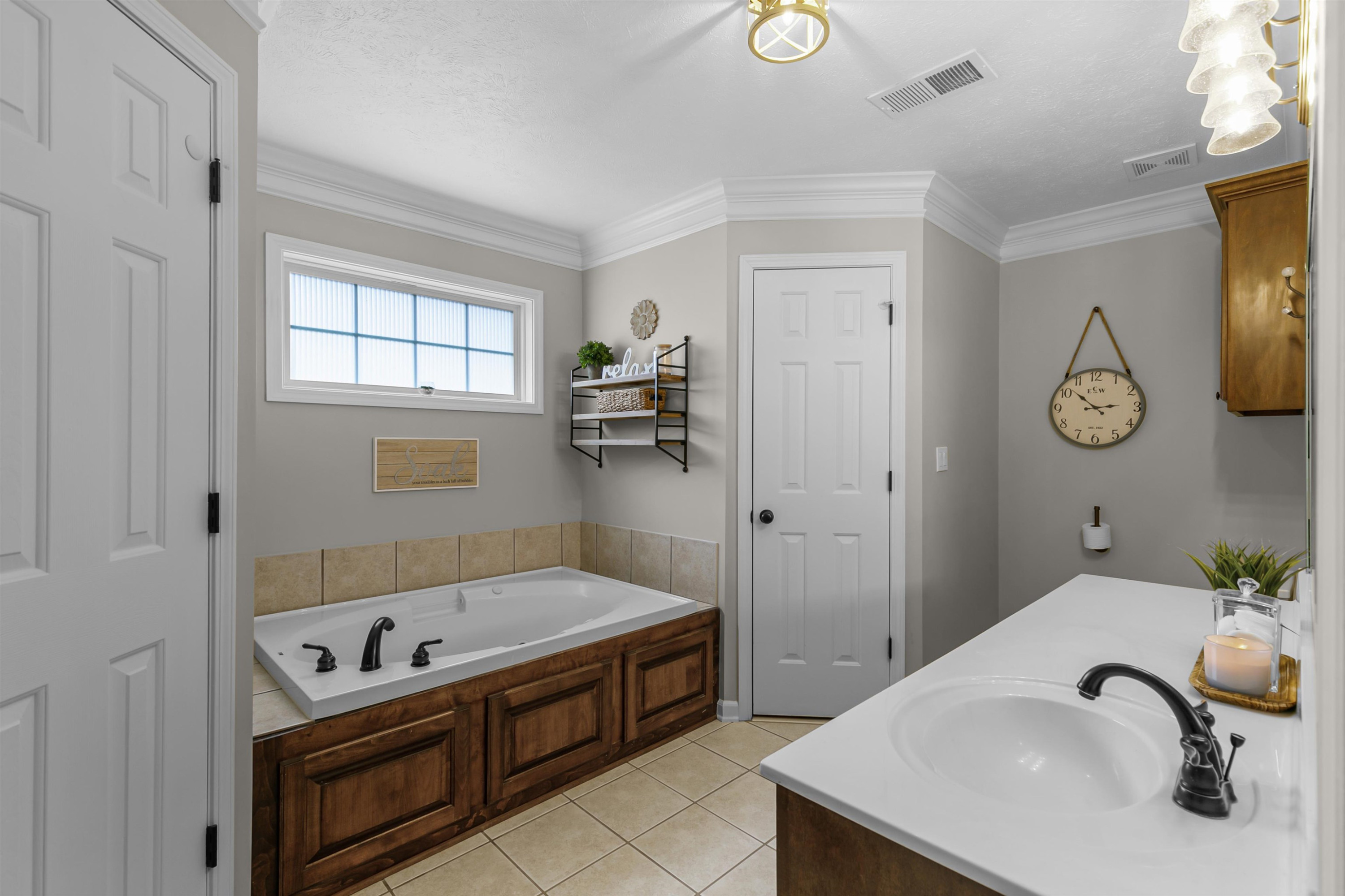 27 Red Deer Cove