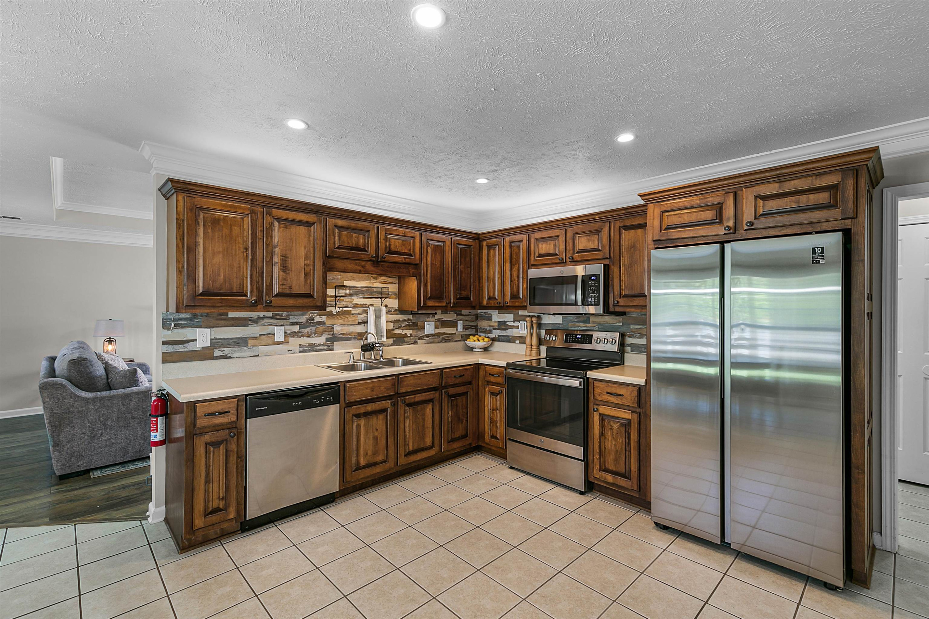 27 Red Deer Cove