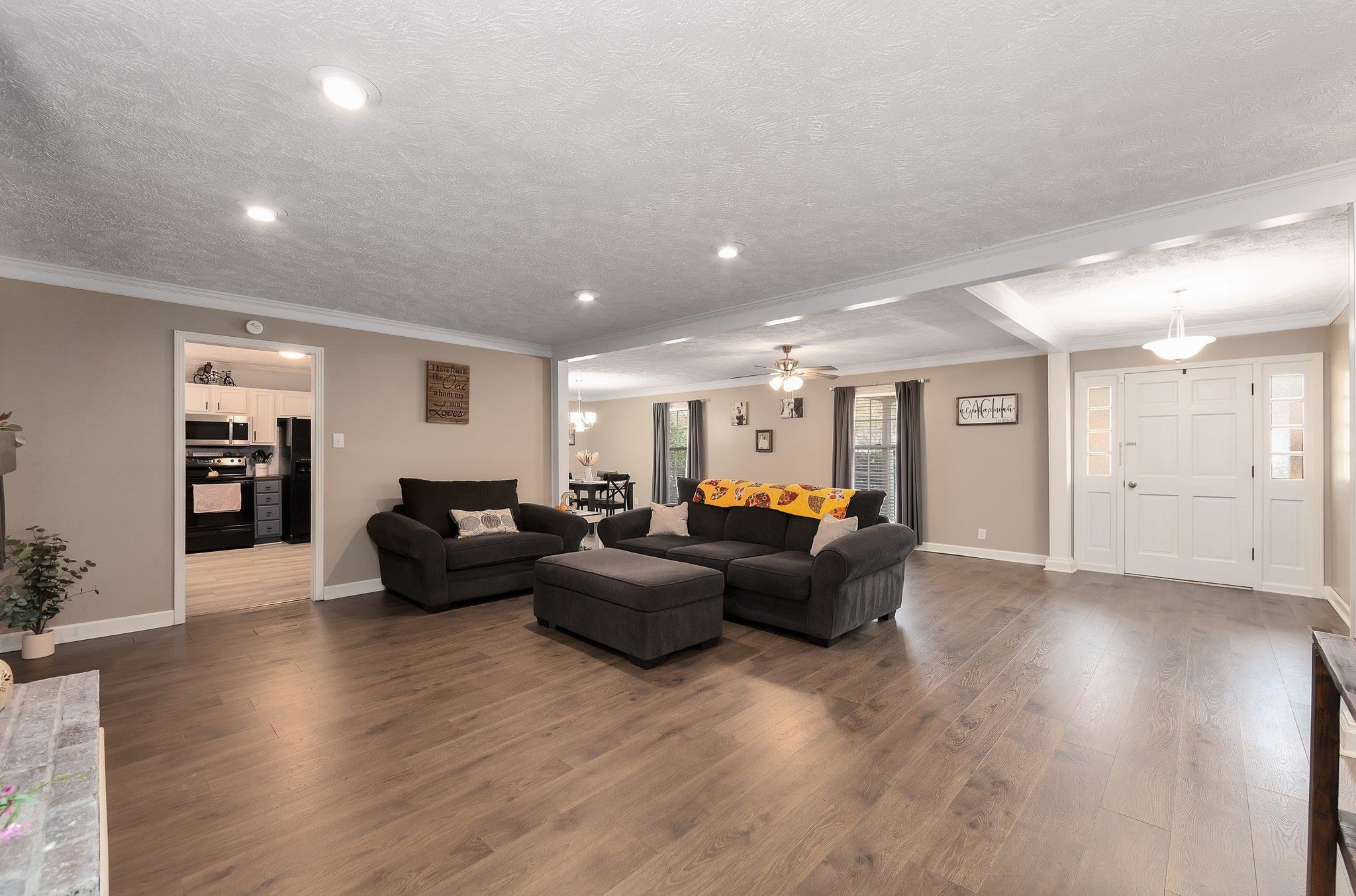 255 Channing Way