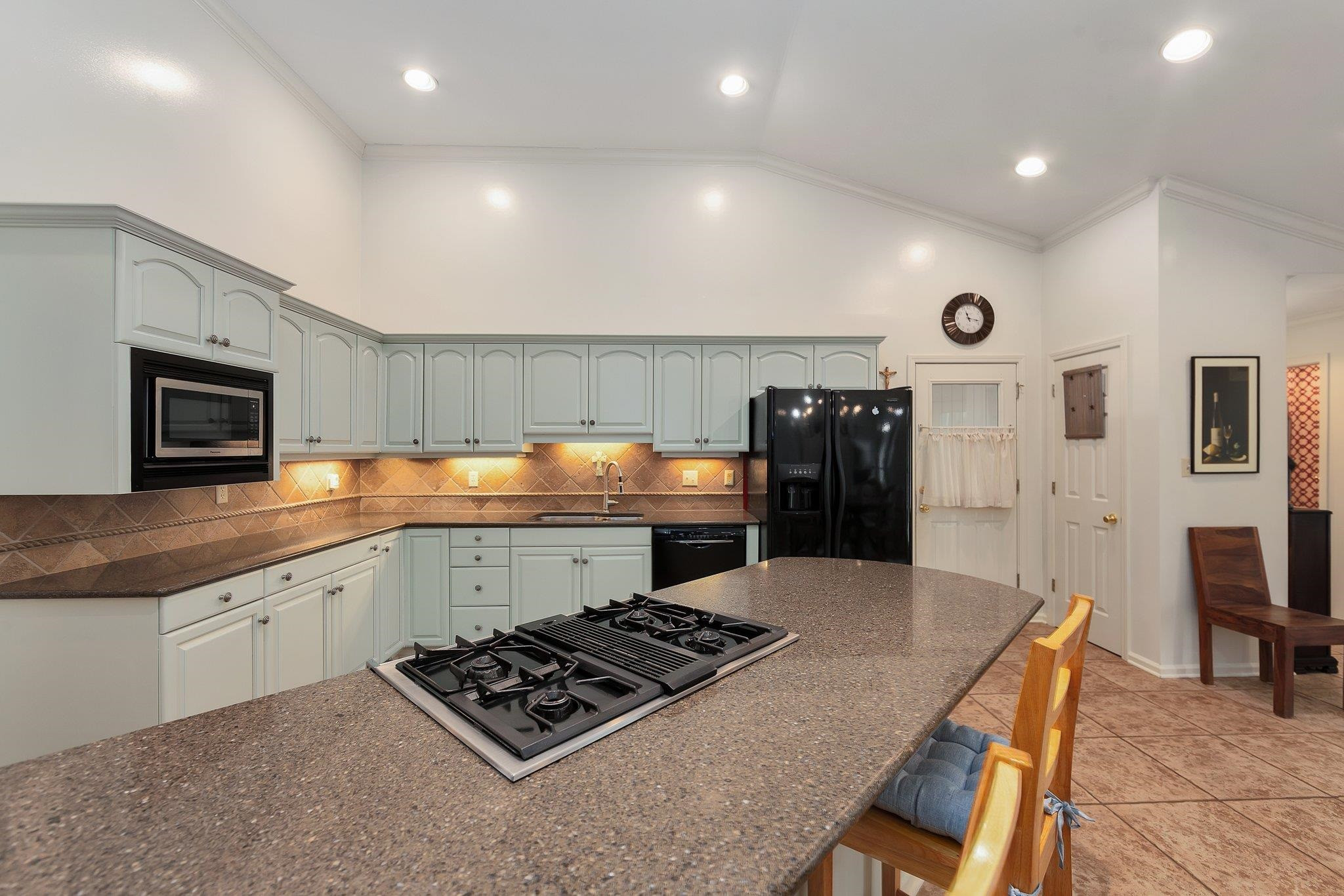 386 Weatheridge Drive