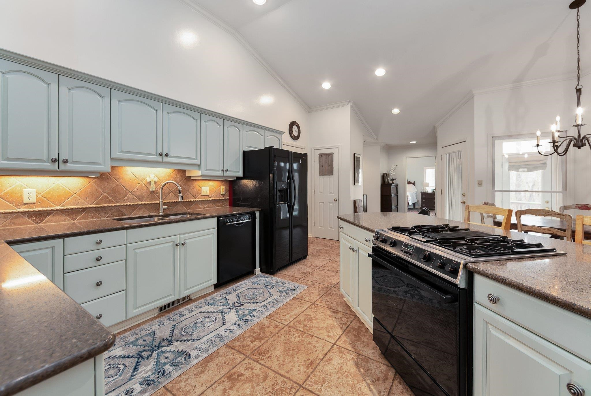 386 Weatheridge Drive