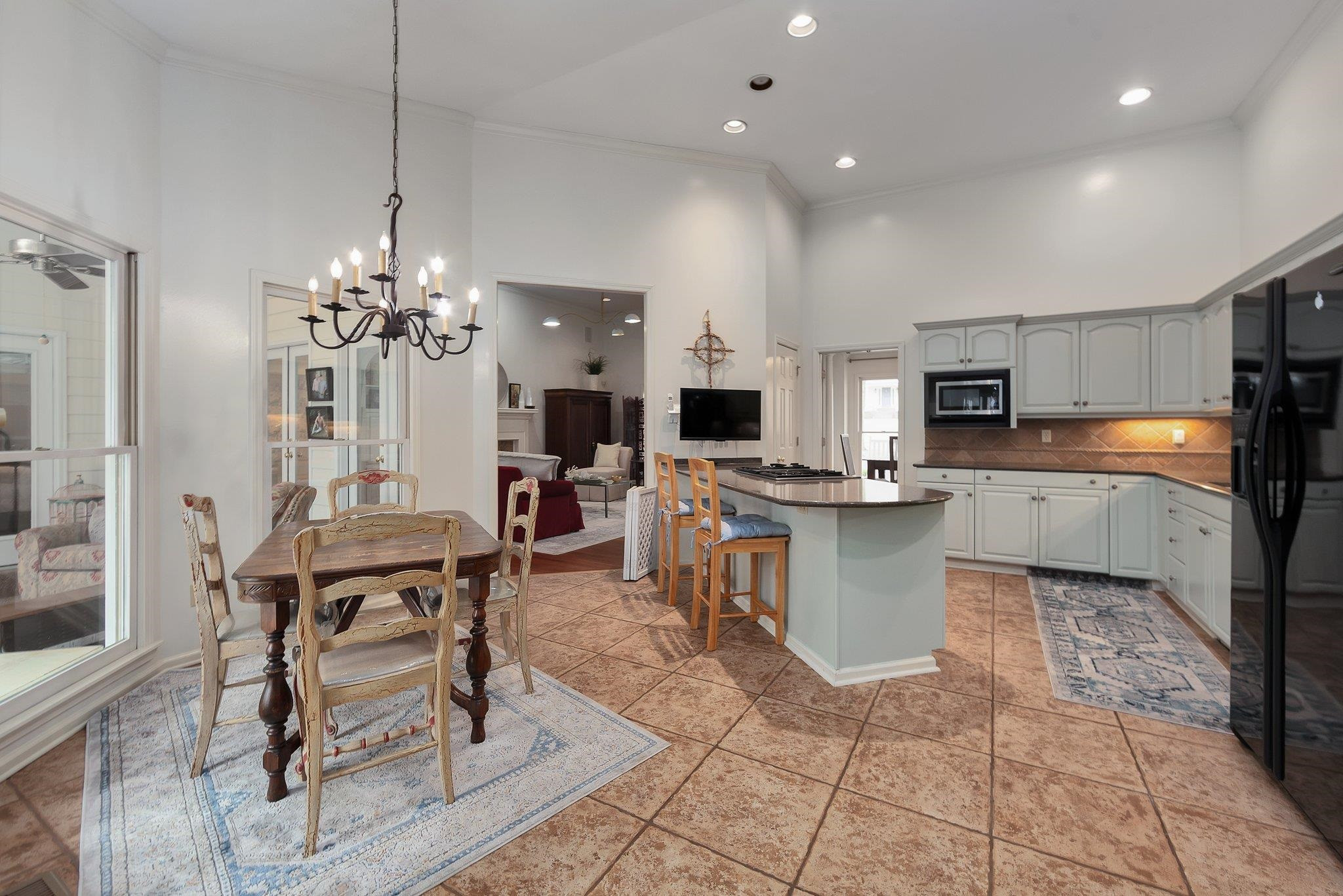 386 Weatheridge Drive