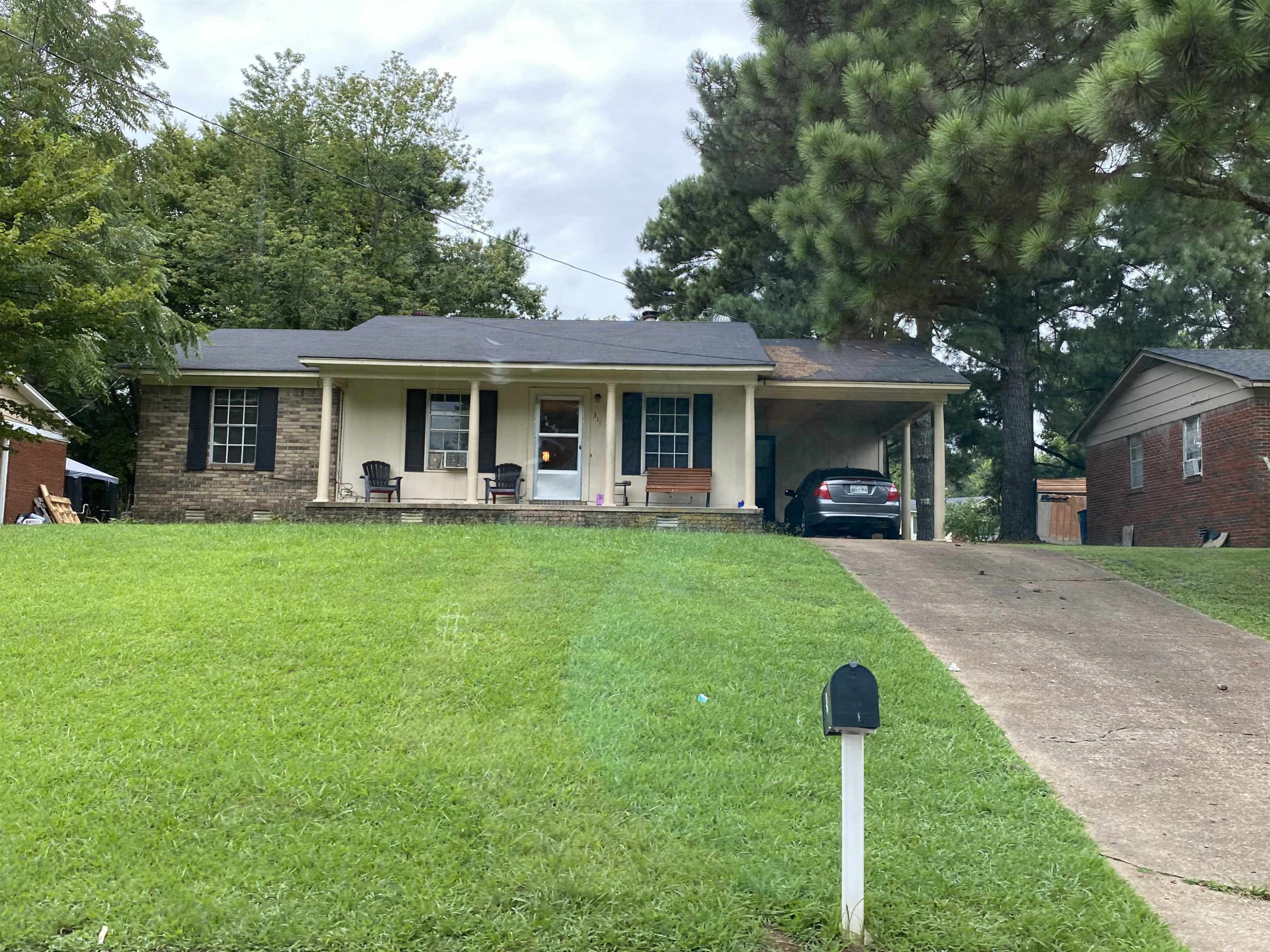 1053 Berrywood Avenue