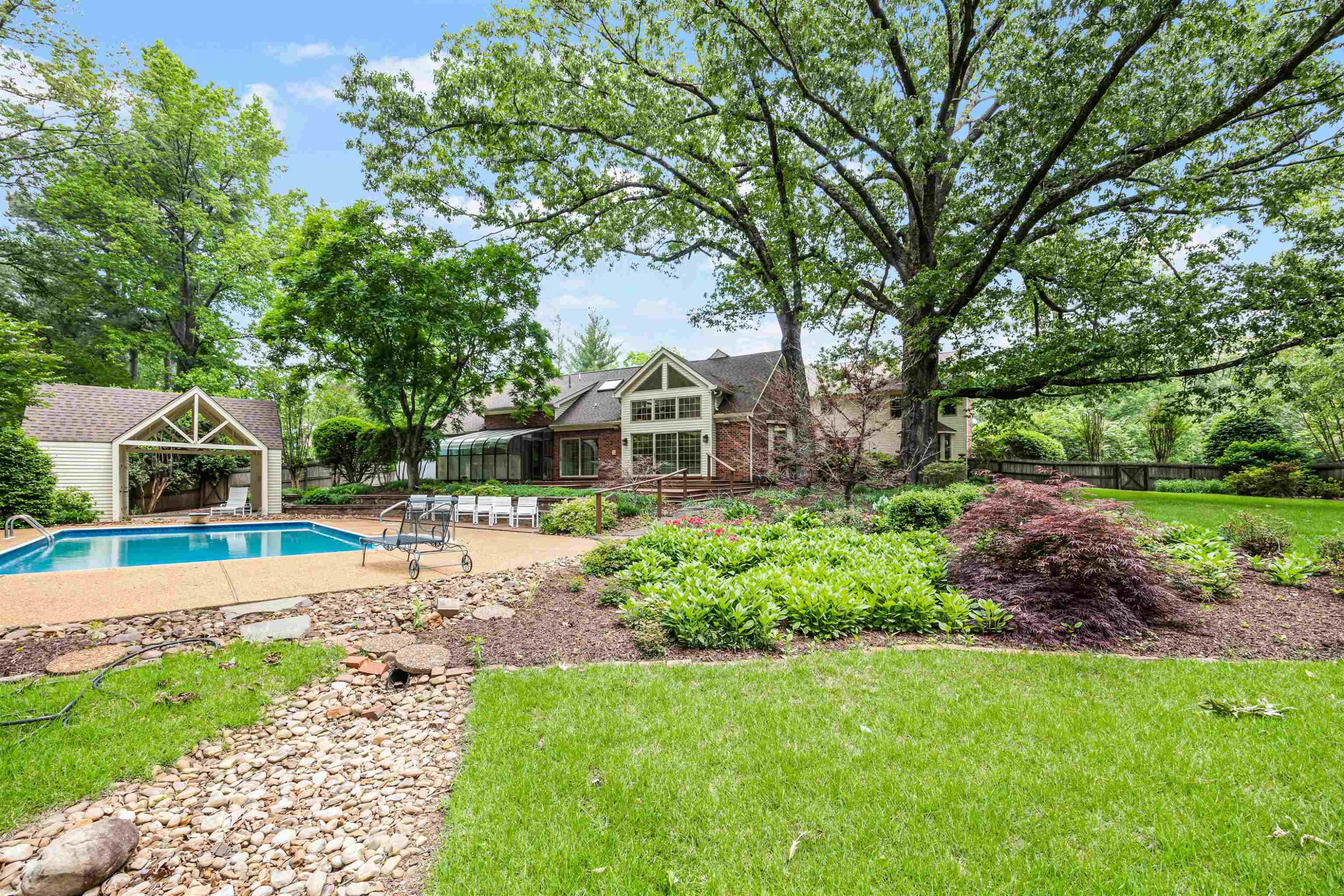 225 Tuckahoe Road