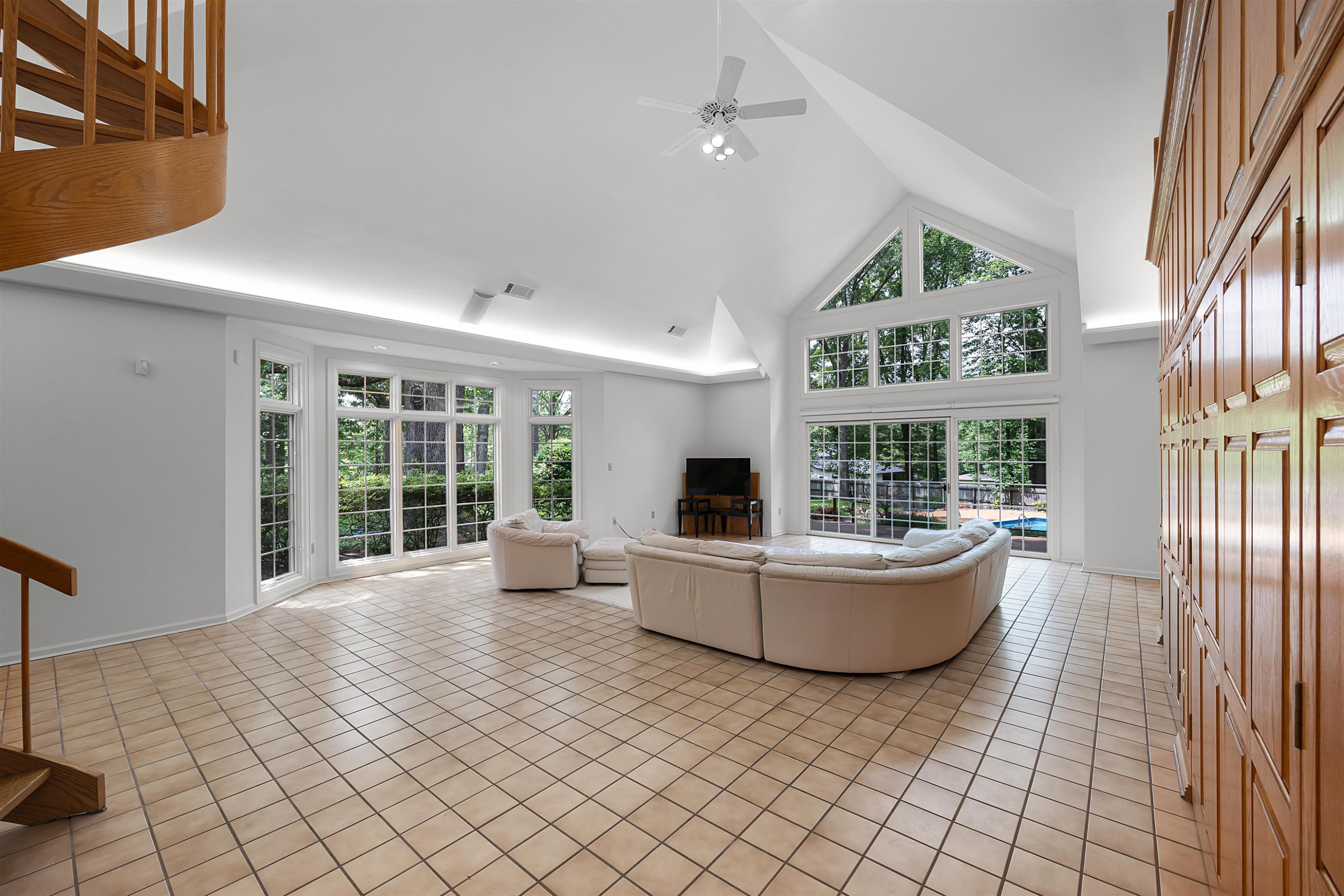 225 Tuckahoe Road