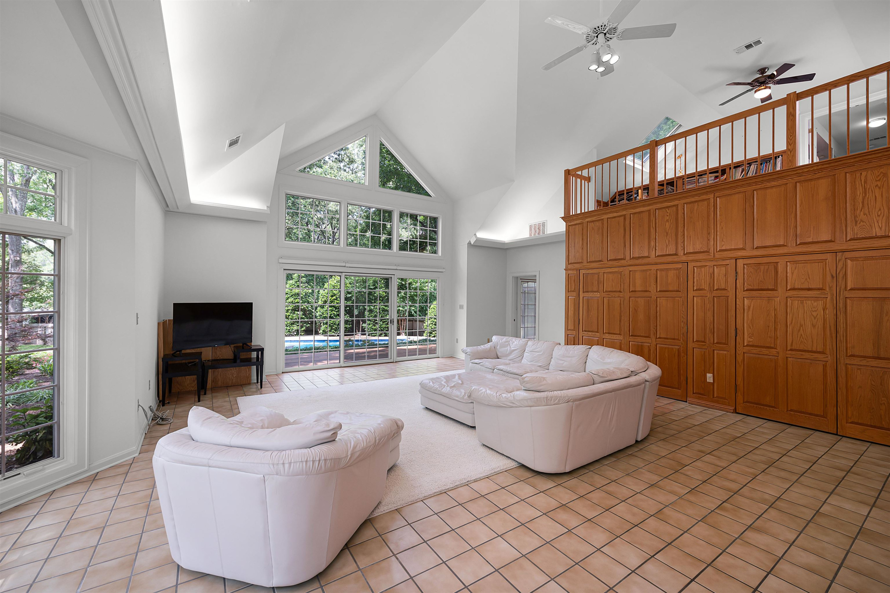 225 Tuckahoe Road