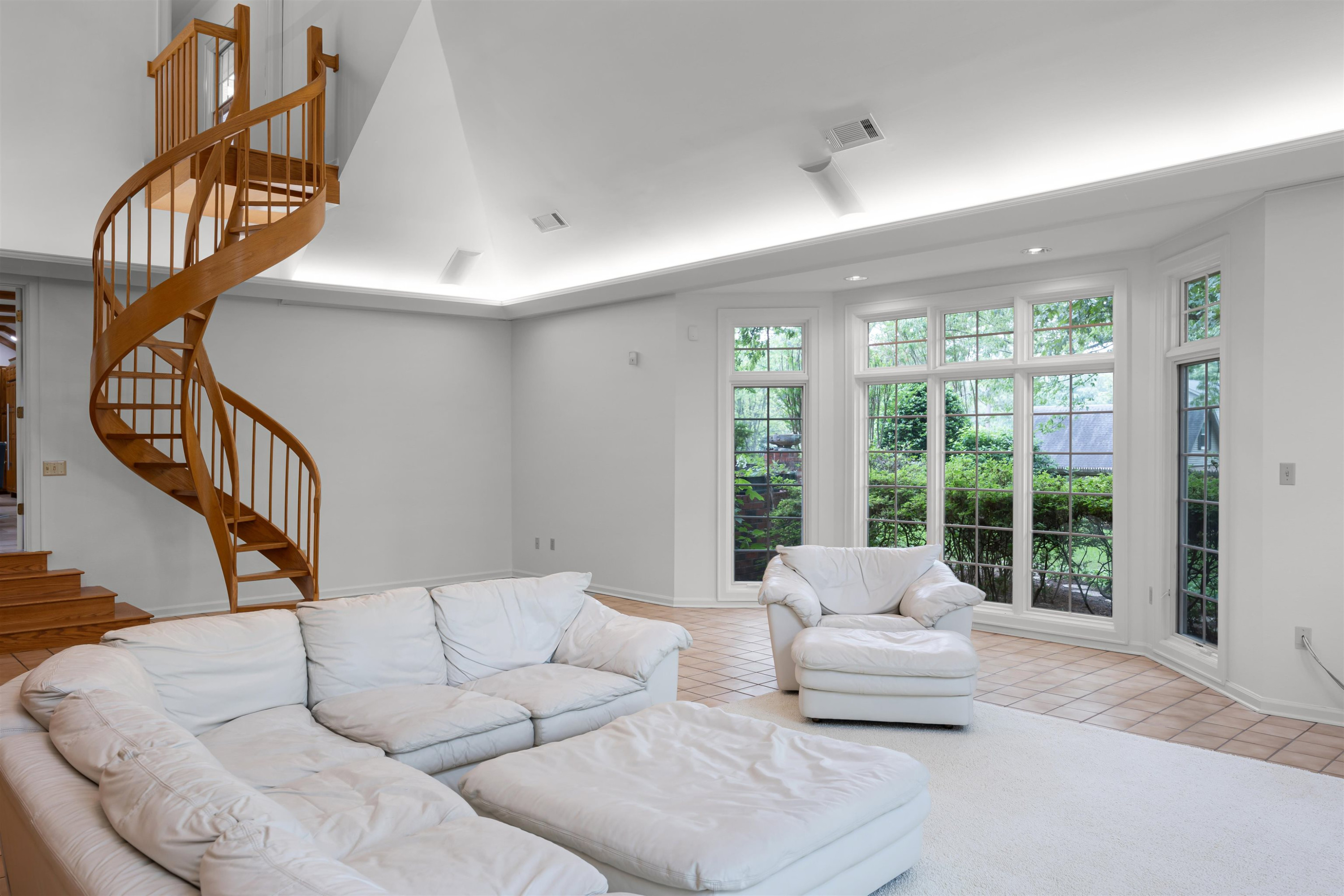 225 Tuckahoe Road