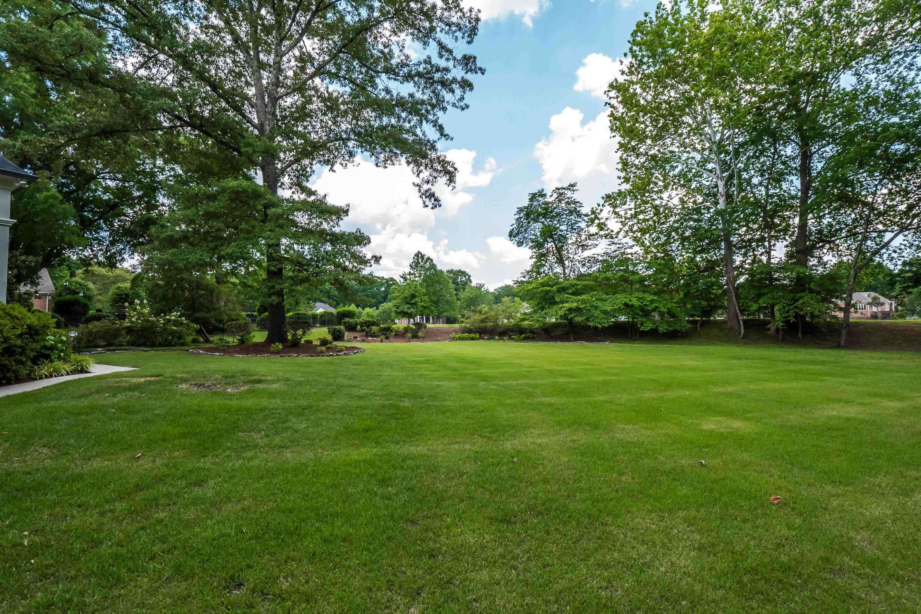 9 Deepwood Drive
