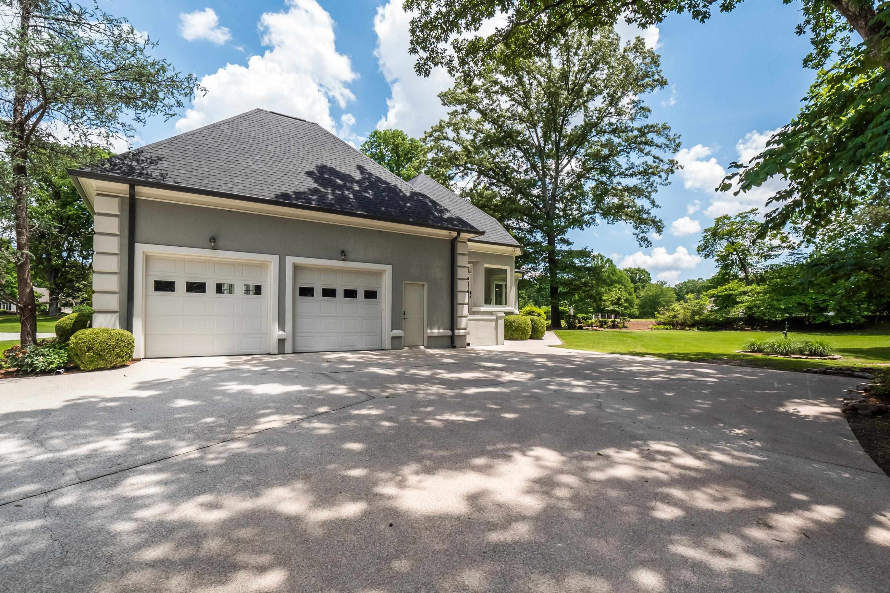 9 Deepwood Drive