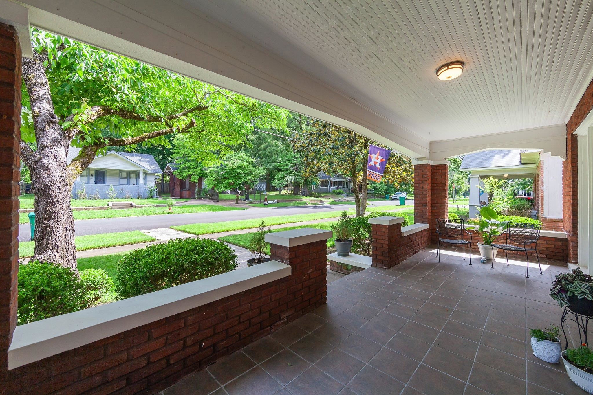 332 Division Avenue